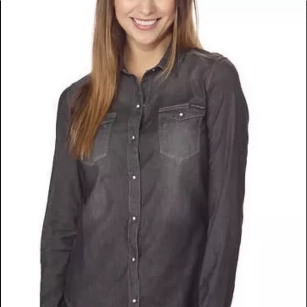 Calvin Klein Lite Weight great basic blouse